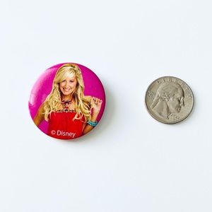 📍 5/$20 Disney’s "Ashley Tisdale” Pin Button